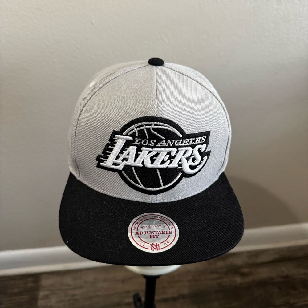 Los Angeles Lakers Gray and Black Cap